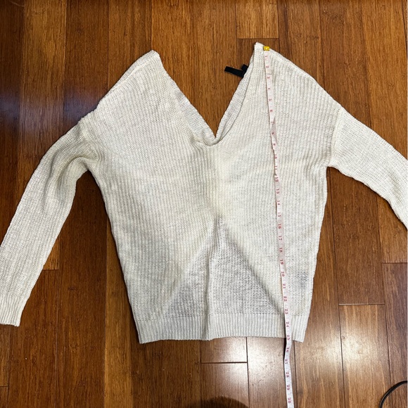 Moon & Madison White Sweater Open Back - Picture 6 of 7